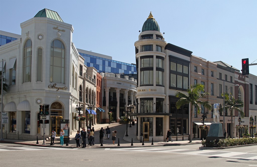 Rodeo_Drive_&_Via_Rodeo,_Beverly_Hills,_LA,_CA,_jjron_21.03.2012