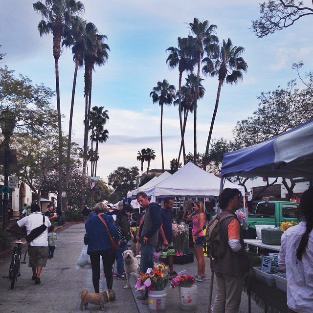 Santa Barbara famers market! #SantaBarbara #CA É dia de feira.. Quem quiser pode chegar! 
