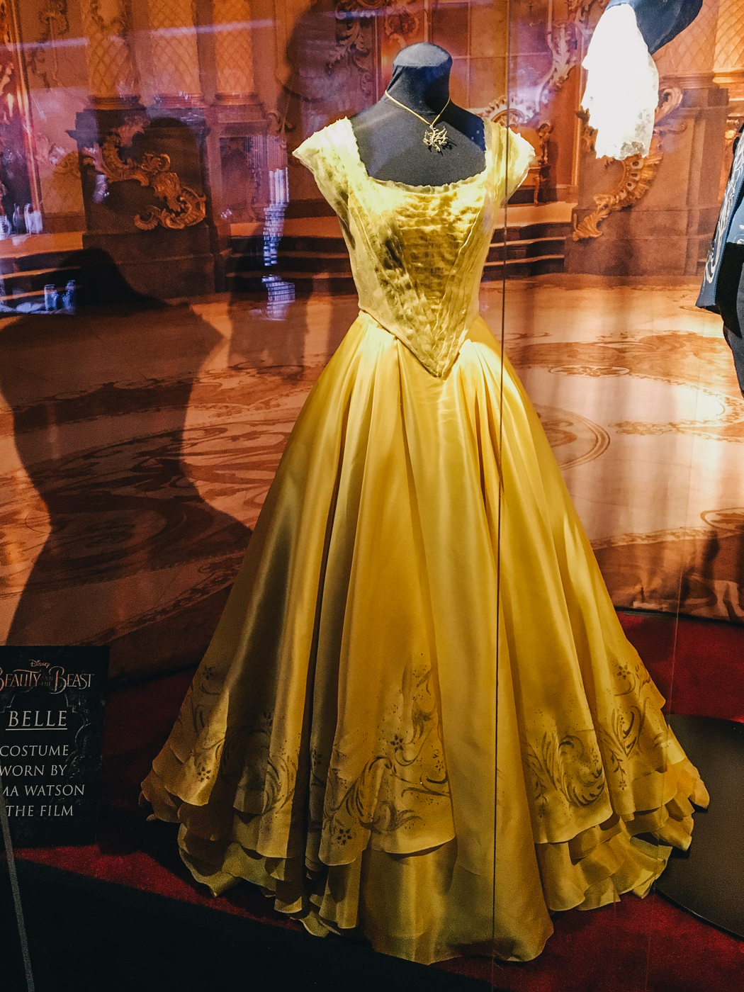 vestido da bela amarelo