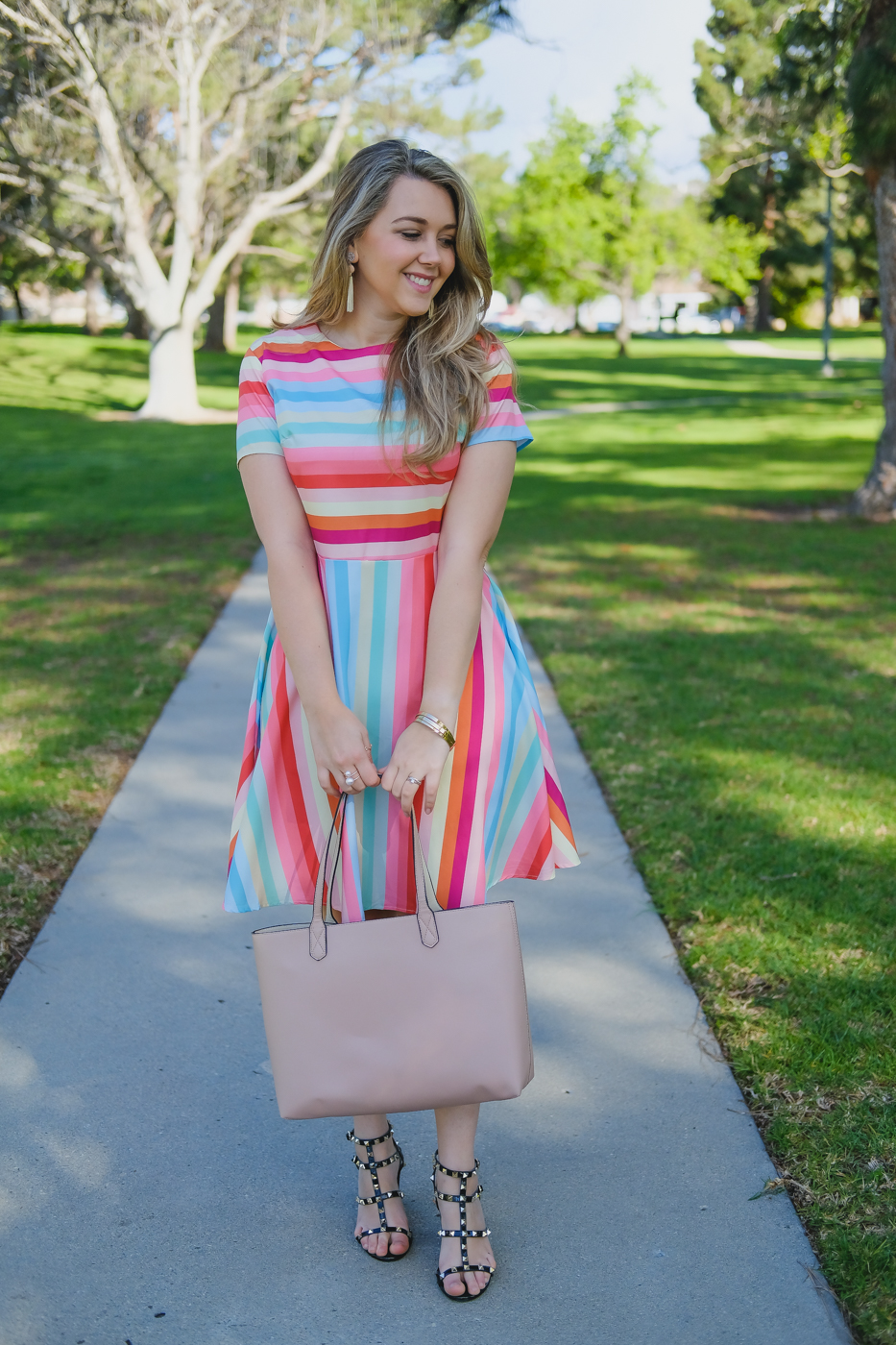 Debora Dahl, colorful dress